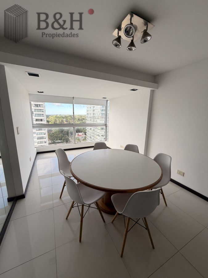 Apartamento ID.7007 - Oportunidad en Roosevelt, apartamento de 3 dormitorios , reciclado 