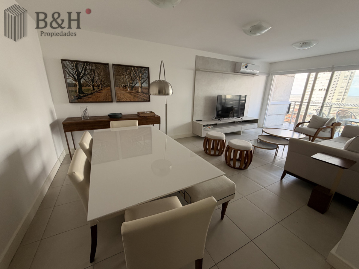 Apartamento ID.6952 - Apartamento de dos dormitorios en venta en Punta del Este