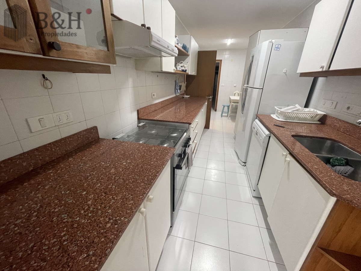 Apartamento ID.4110 - Apartamento en venta en Punta del Este OPORTUNIDAD BAJO DE PRECIO