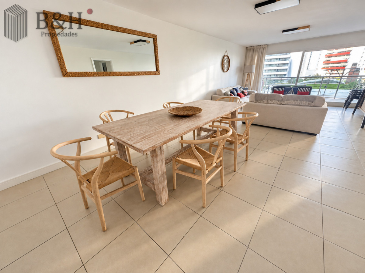 Apartamento ID.6220 - Apartamento de 3 dormitorios en venta en Punta del Este