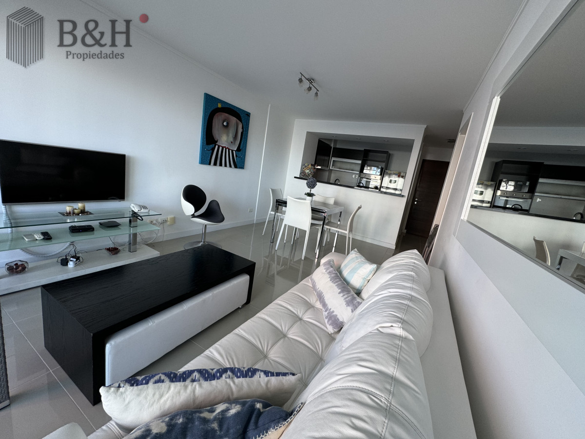 Apartamento ID.8119 - Apartamento de 2 dormitorios en venta en Punta del Este 