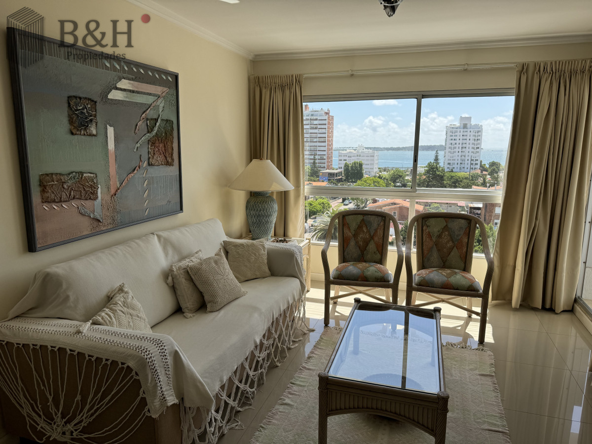 Apartamento ID.2959 - Apartamento en venta de 3 dormitorios en Aidy Grill , Punta del Este 