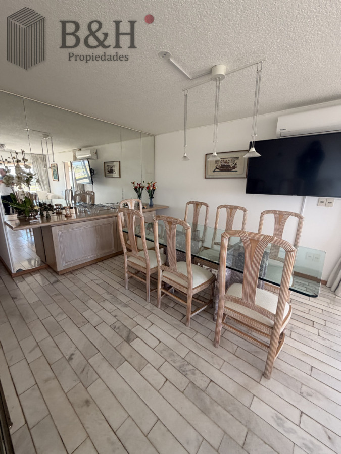 Apartamento ID.8157 - Apartamento de 3 dormitorio en venta en primera linea de Playa Brava 