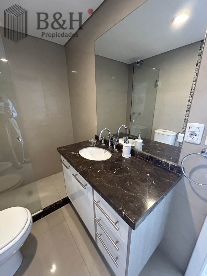 Apartamento ID.3051 - Apartamento de 3 dormitorios en suite más dependencia en venta en  Punta del Este 