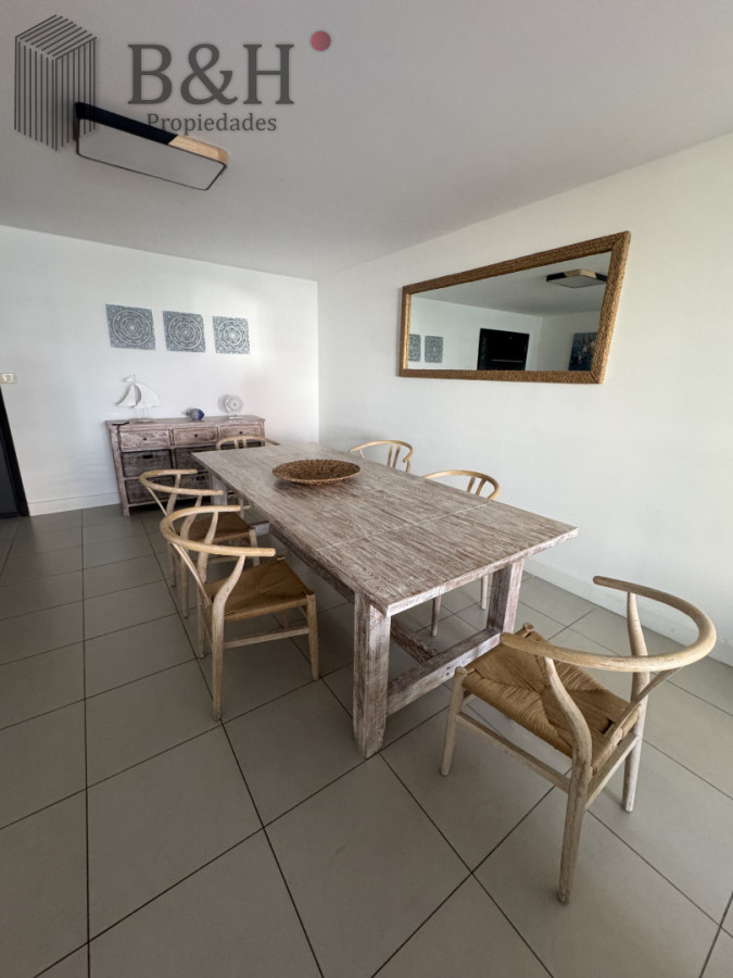 Apartamento ID.6220 - Apartamento de 3 dormitorios en venta en Punta del Este