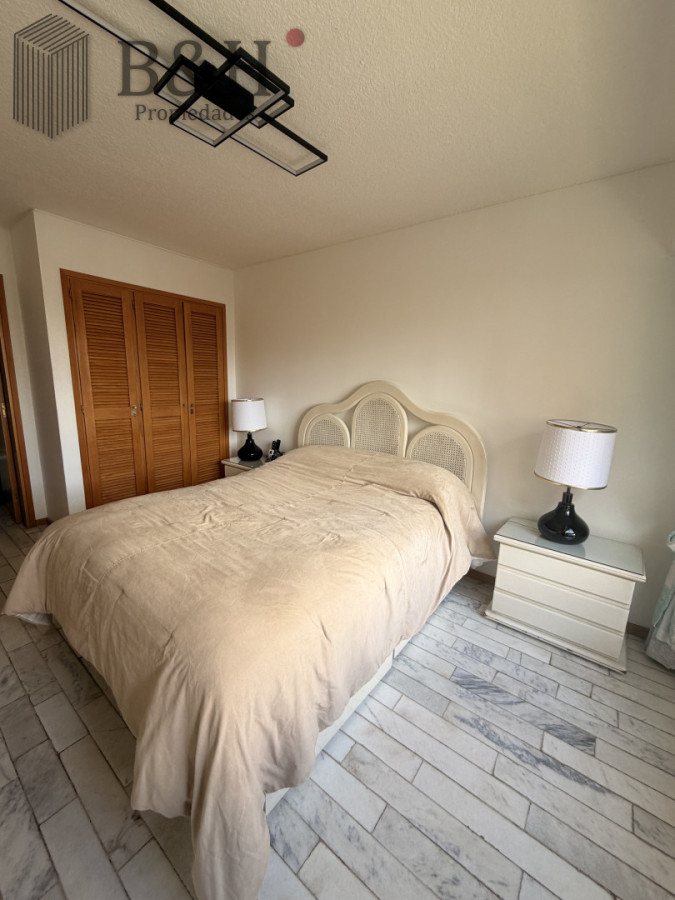 Apartamento ID.8157 - Apartamento de 3 dormitorio en venta en primera linea de Playa Brava 