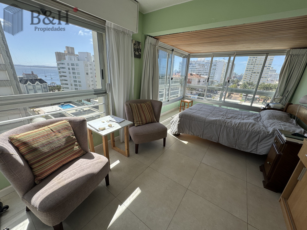 Apartamento ID.5862 - Apartamento de dos dormitorios en venta en Peninsula , Punta del Este 
