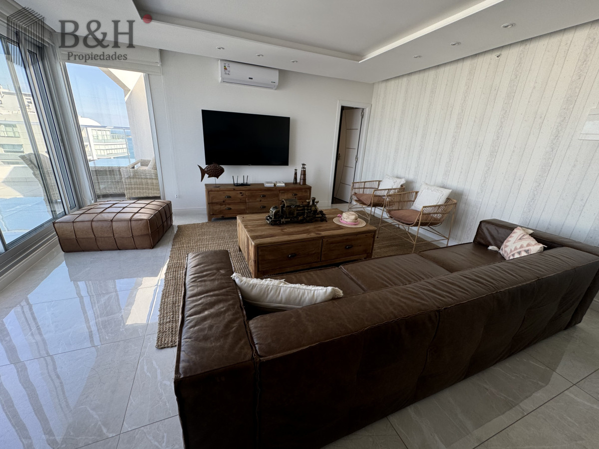 Apartamento ID.4404 - Espectacular Penthouse en Venta en Punta del Este  