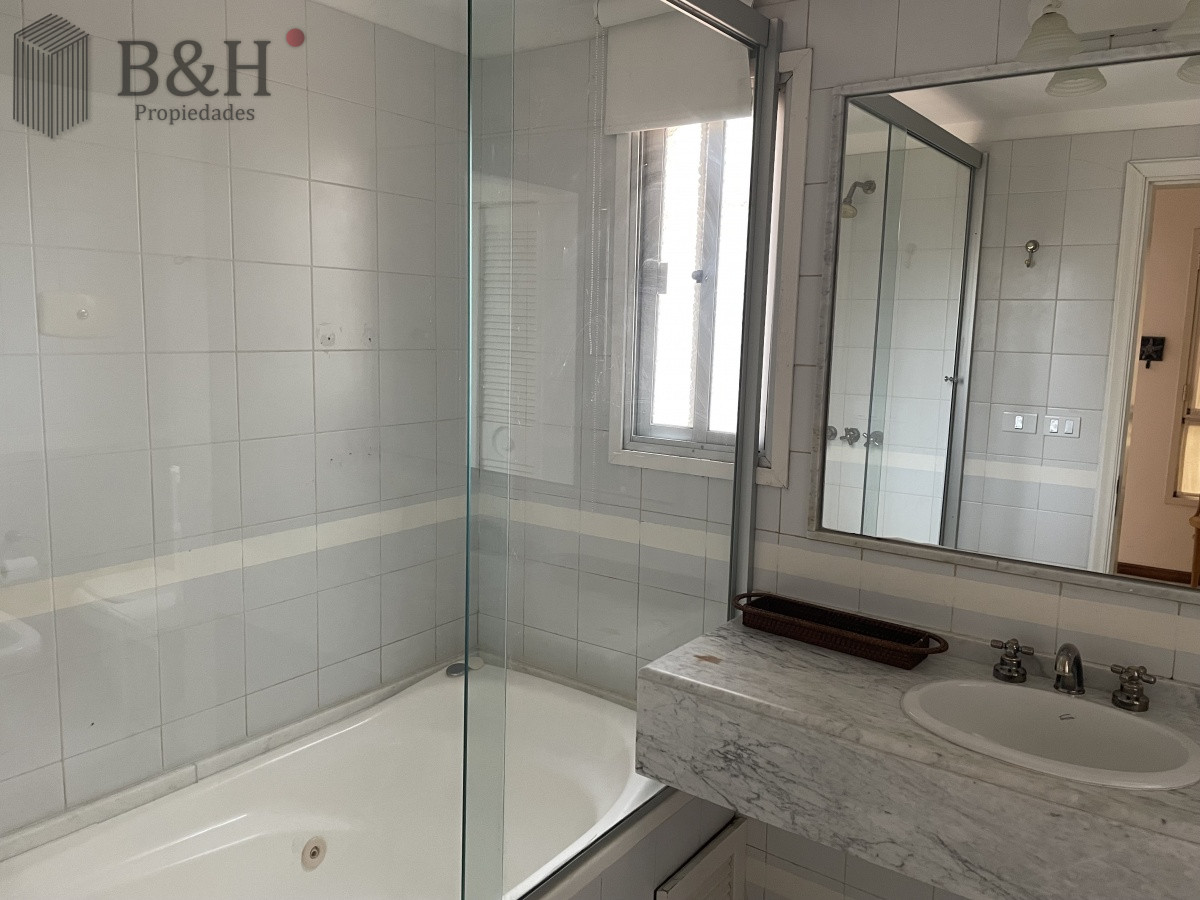 Apartamento ID.4110 - Apartamento en venta en Punta del Este OPORTUNIDAD BAJO DE PRECIO