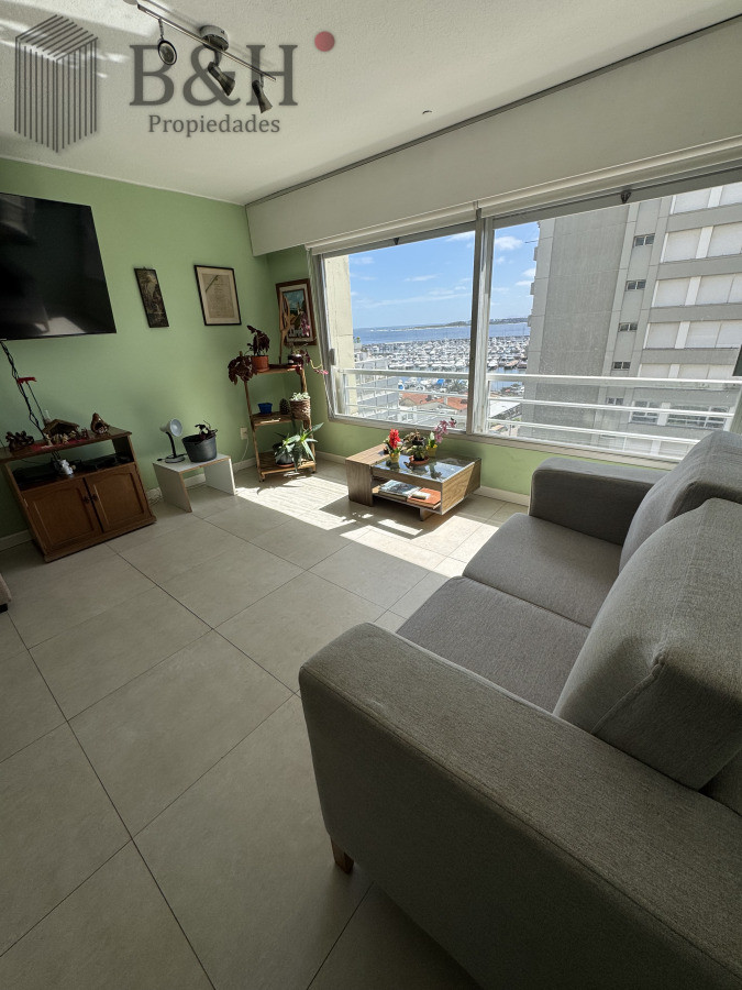Apartamento ID.5862 - Apartamento de dos dormitorios en venta en Peninsula , Punta del Este 
