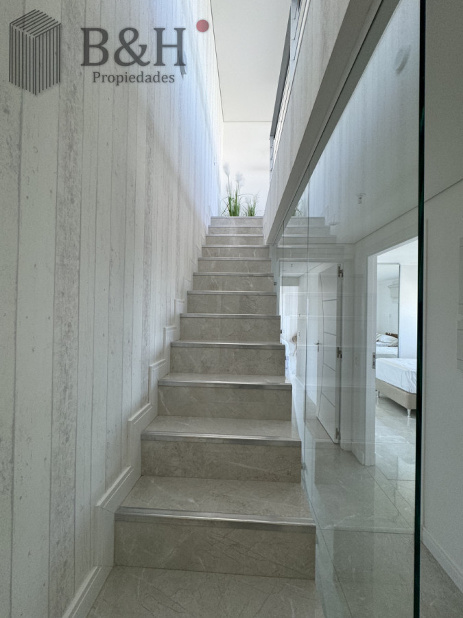 Apartamento ID.4404 - Espectacular Penthouse en Venta en Punta del Este  