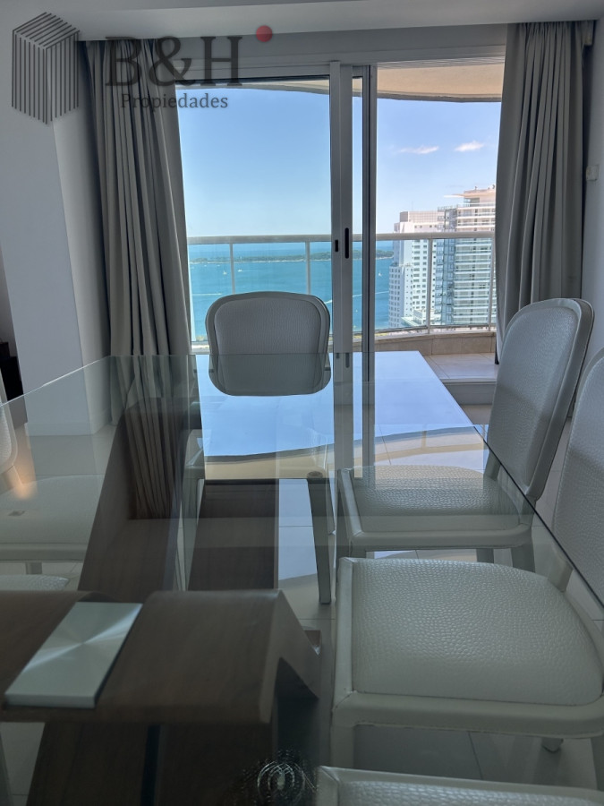 Apartamento ID.3051 - Apartamento de 3 dormitorios en suite más dependencia en venta en  Punta del Este 