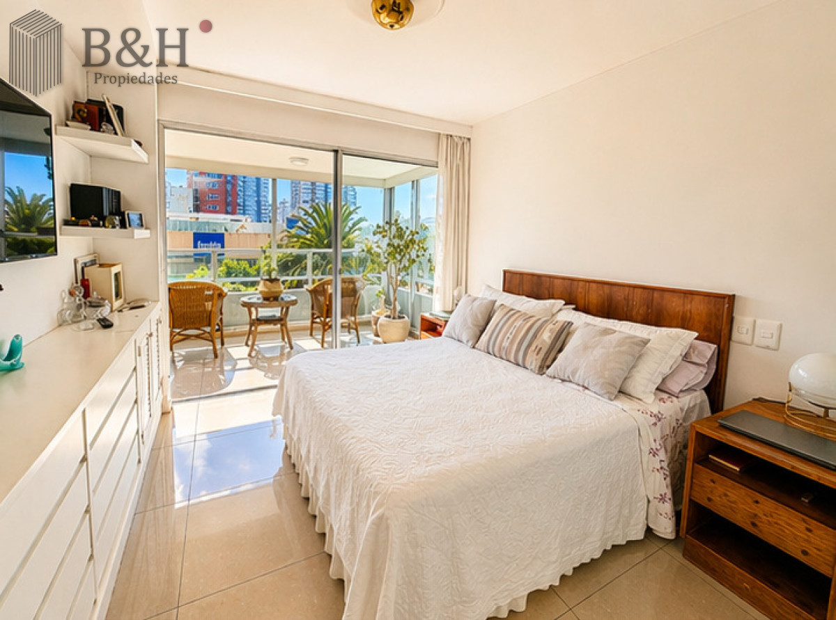 Apartamento ID.7037 - Apartamento de dos dormitorios en venta en Peninsula , Punta del Este