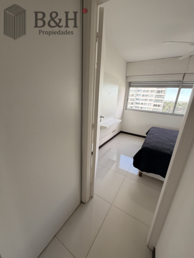 Apartamento ID.7007 - Oportunidad en Roosevelt, apartamento de 3 dormitorios , reciclado 