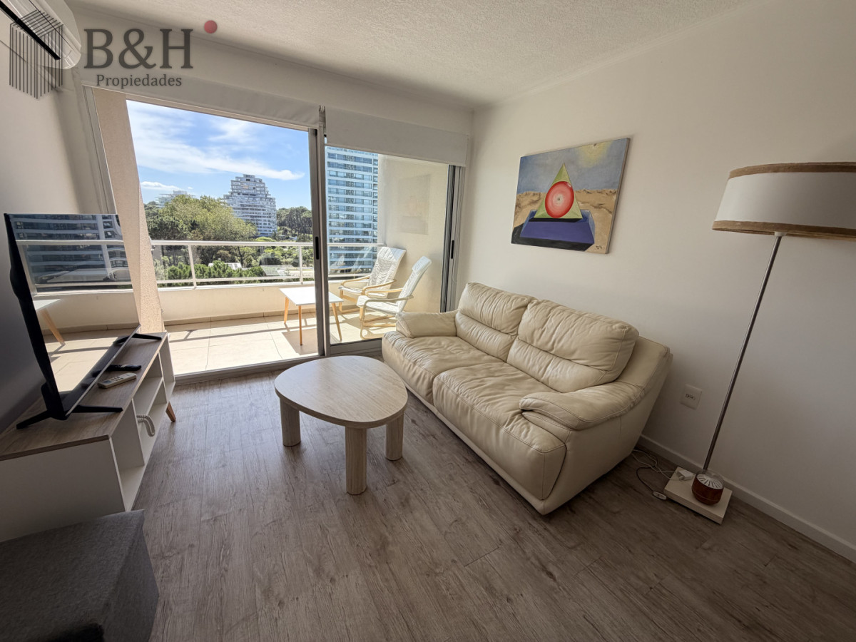 Apartamento ID.6797 - Apartamento de dos dormitorios en venta  Punta del este  