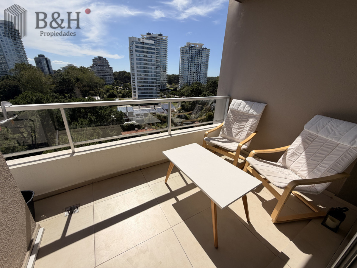 Apartamento ID.6797 - Apartamento de dos dormitorios en venta  Punta del este  