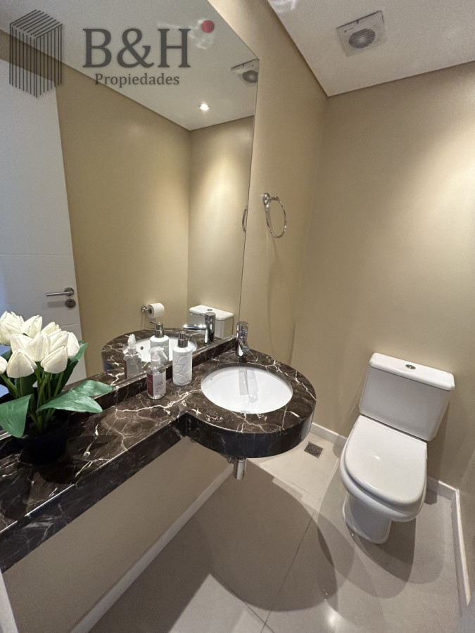 Apartamento ID.3051 - Apartamento de 3 dormitorios en suite más dependencia en venta en  Punta del Este 