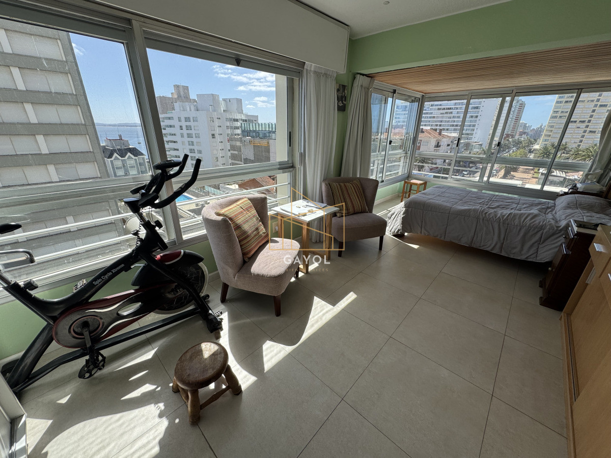 Apartamento ID.933 - Apartamento de dos dormitorios en venta en Peninsula , Punta del Este 