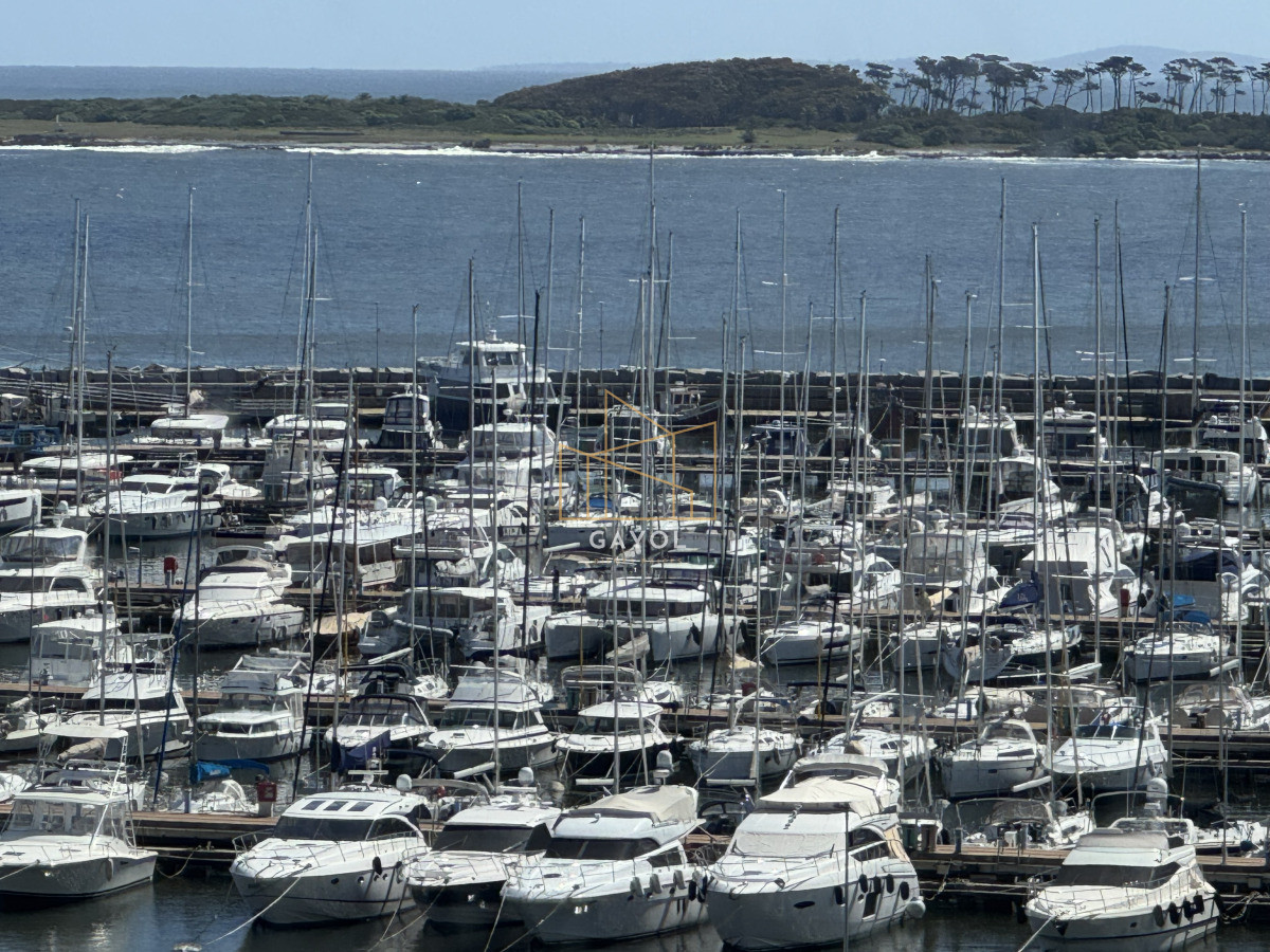 Apartamento ID.933 - Apartamento de dos dormitorios en venta en Peninsula , Punta del Este 