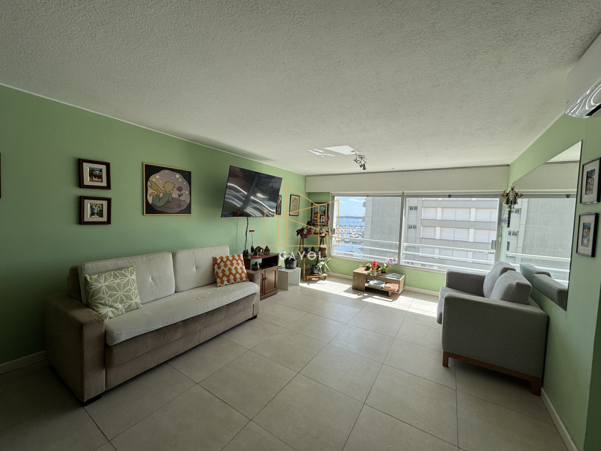 Apartamento ID.933 - Apartamento de dos dormitorios en venta en Peninsula , Punta del Este 