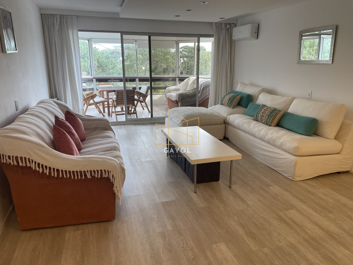 Apartamento ID.156 - Apartamento en Roosevelt - Punta del Este 3 dormitorios y dependencia 