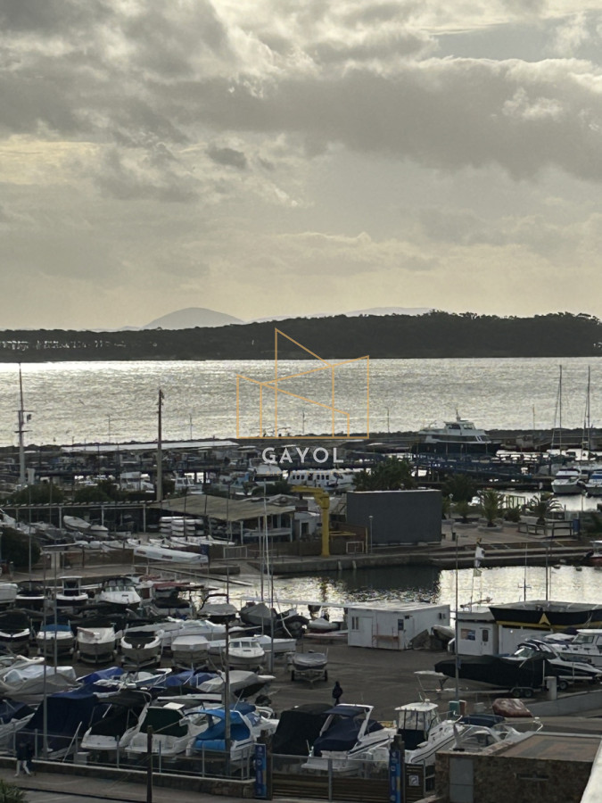 Apartamento ID.195 - Apartamento de dos dormitorios en venta en zona del Puerto de Punta del Este 