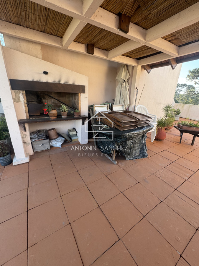 Apartamento ID.2885 - Apartamento de 3 dormitorios en playa Mansa . Penthouse con terraza exclusiva