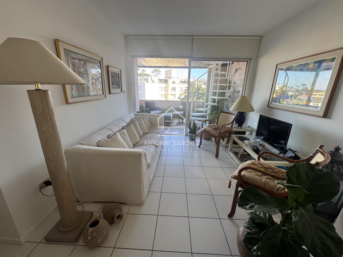 Apartamento ID.2885 - Apartamento de 3 dormitorios en playa Mansa . Penthouse con terraza exclusiva