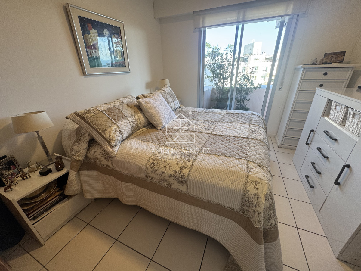 Apartamento ID.2885 - Apartamento de 3 dormitorios en playa Mansa . Penthouse con terraza exclusiva