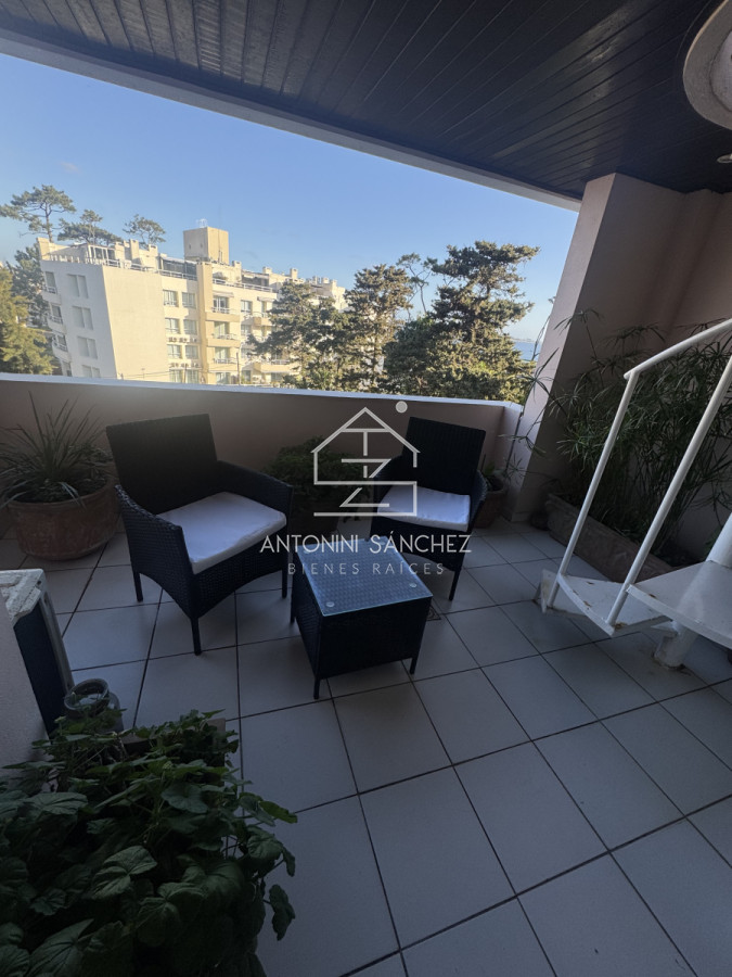 Apartamento ID.2885 - Apartamento de 3 dormitorios en playa Mansa . Penthouse con terraza exclusiva