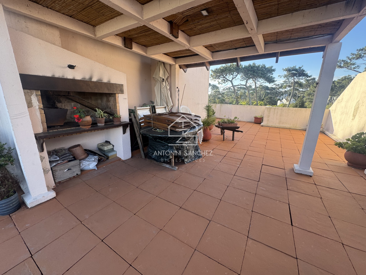 Apartamento ID.2885 - Apartamento de 3 dormitorios en playa Mansa . Penthouse con terraza exclusiva