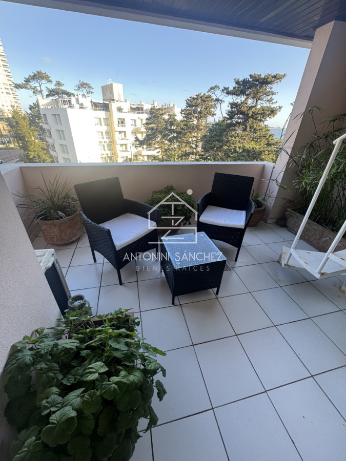 Apartamento ID.2885 - Apartamento de 3 dormitorios en playa Mansa . Penthouse con terraza exclusiva