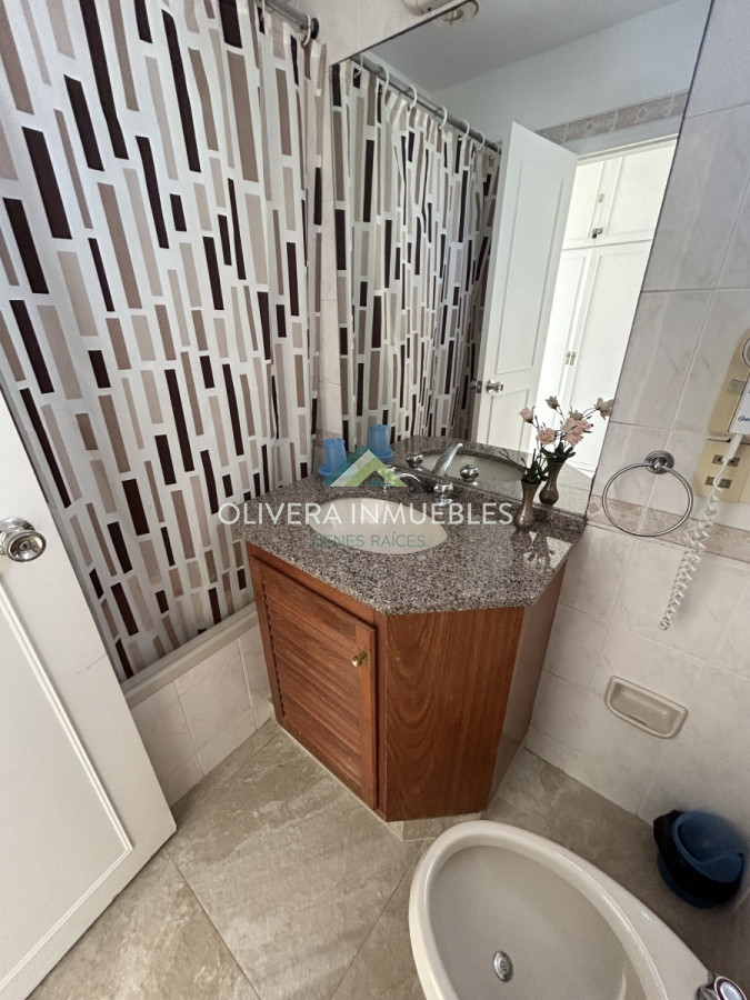 Apartamento ID.12304 - Apartamento en venta de 3 dormitorios en Aidy Grill , Punta del Este 