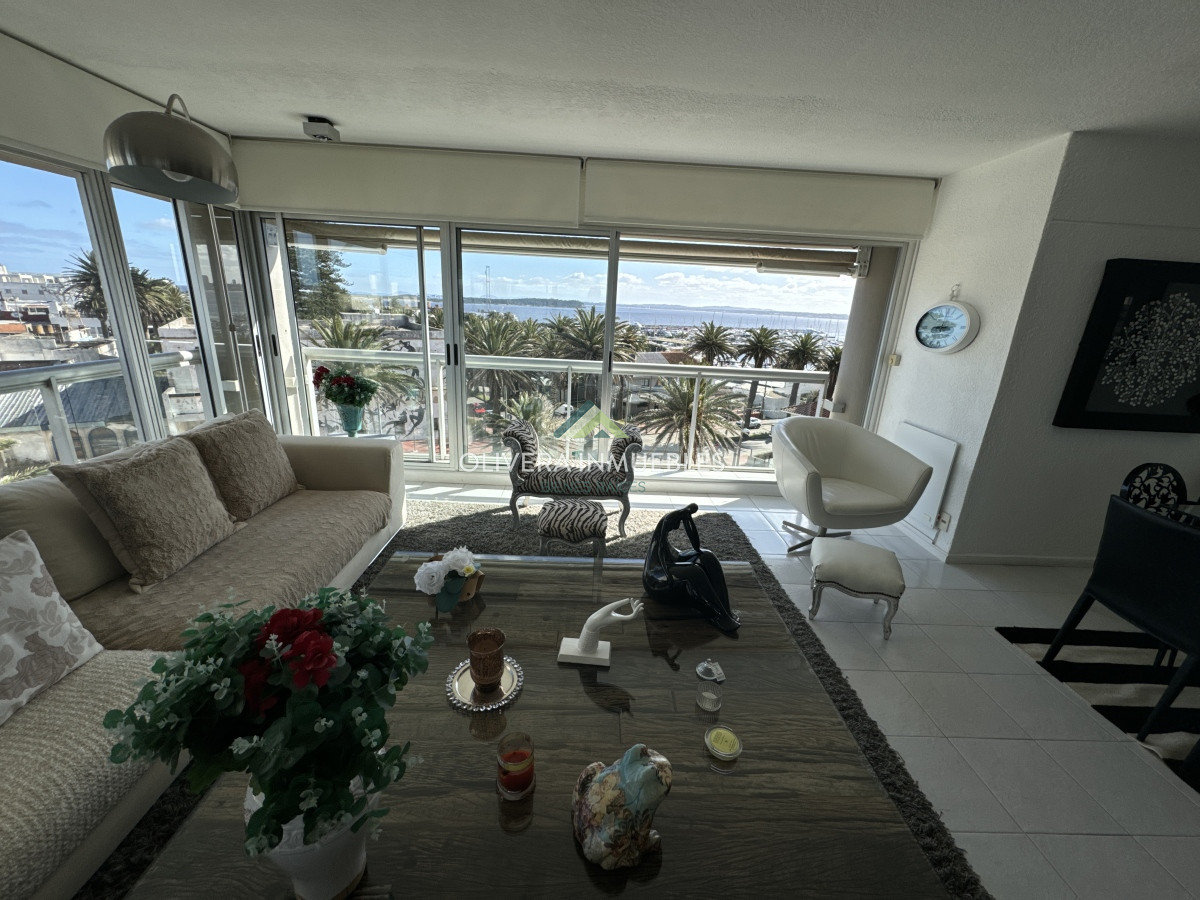 Apartamento ID.12945 - Apartamento de 3 dormitorios en venta en Punta del Este 
