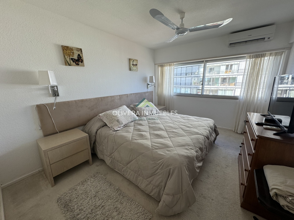 Apartamento ID.12945 - Apartamento de 3 dormitorios en venta en Punta del Este 