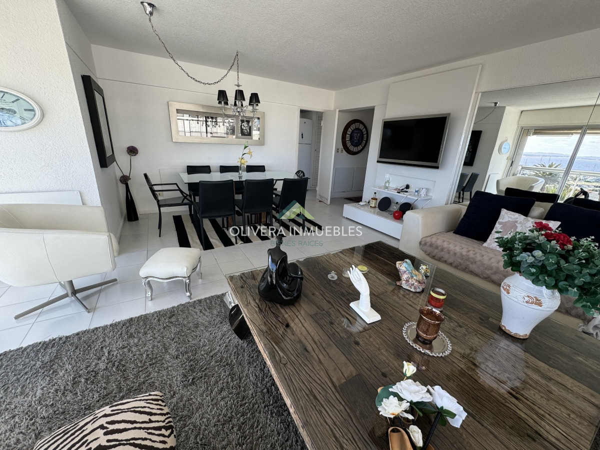 Apartamento ID.12945 - Apartamento de 3 dormitorios en venta en Punta del Este 