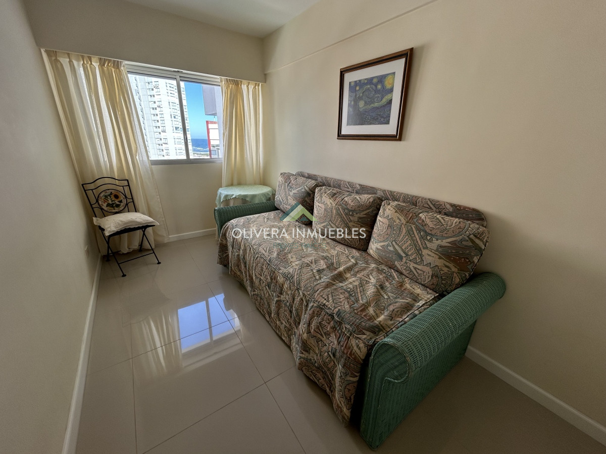 Apartamento ID.12304 - Apartamento en venta de 3 dormitorios en Aidy Grill , Punta del Este 