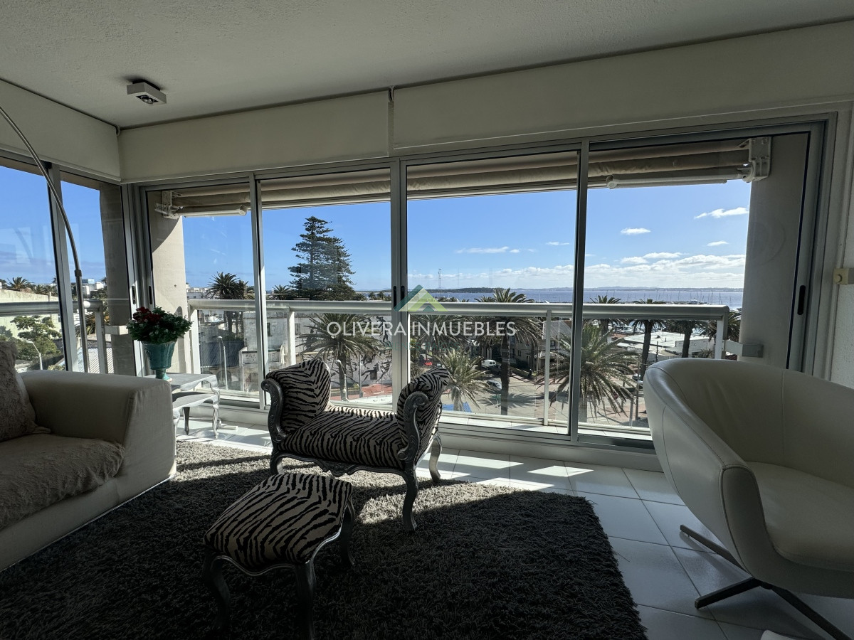 Apartamento ID.12945 - Apartamento de 3 dormitorios en venta en Punta del Este 