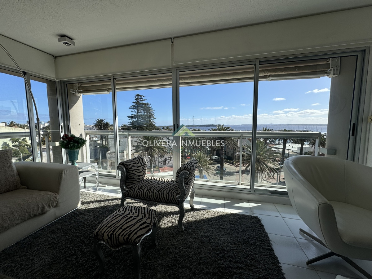 Apartamento ID.12945 - Apartamento de 3 dormitorios en venta en Punta del Este 