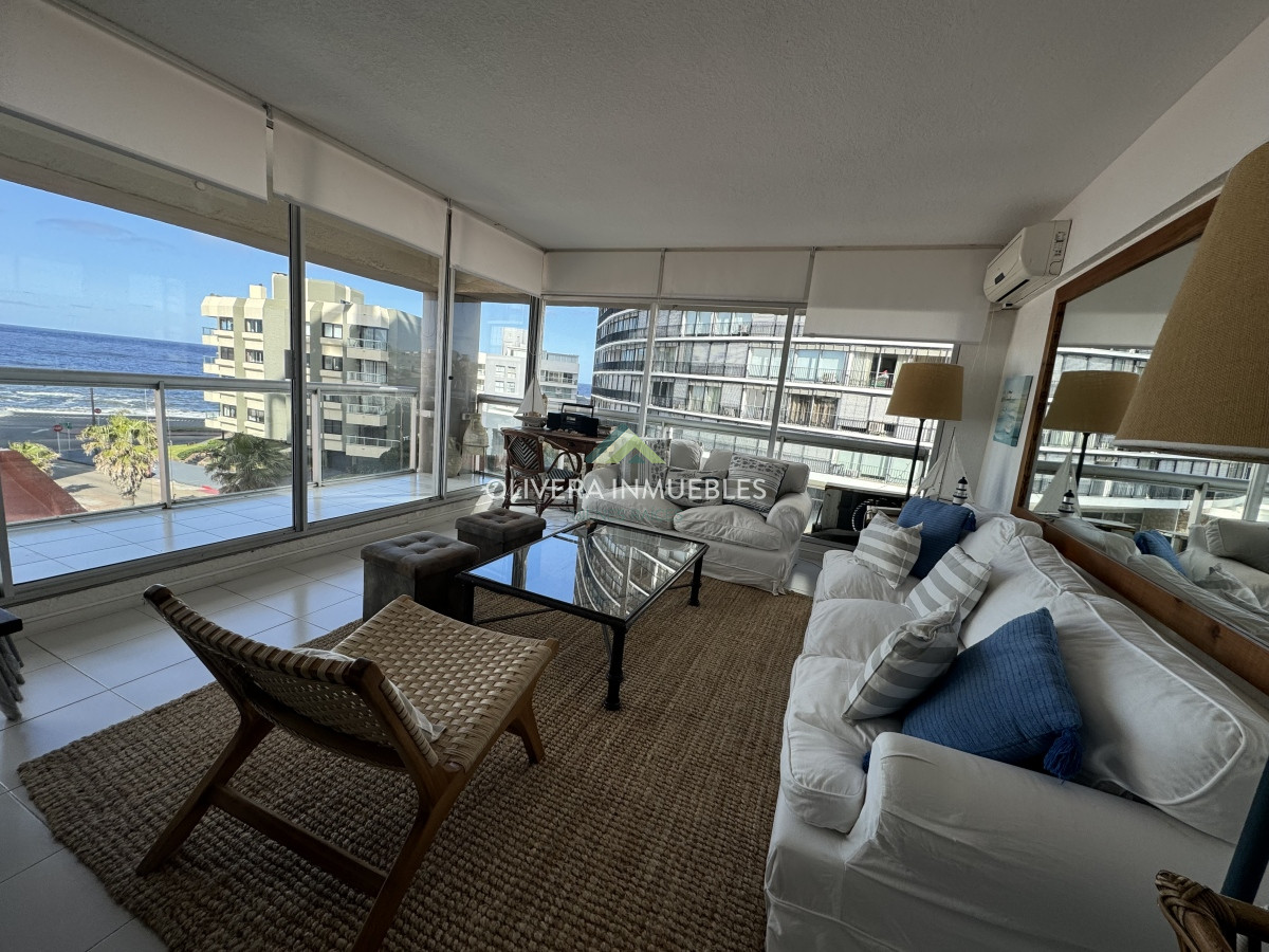 Apartamento ID.12904 - Apartamento en venta de 2 dormitorios , en Punta del Este 