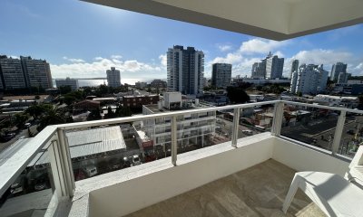 Apartamento en venta de 3 dormitorios en Aidy Grill , Punta del Este