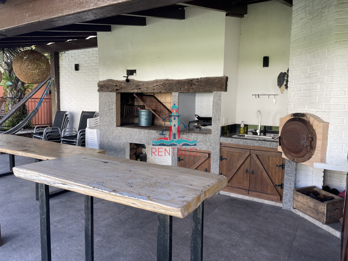 Casa ID.628 - Excepcional casa en alquiler temporal zona  country Punta del Este 