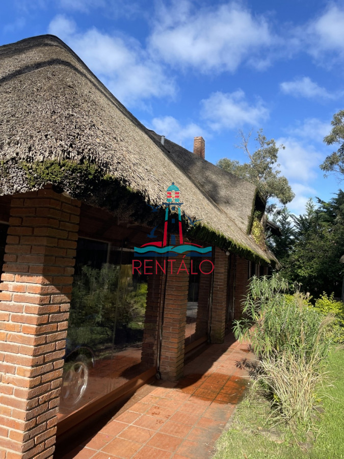 Casa ID.118 - Casa en venta Punta del Este, en Jardines de Cordoba ,  excelente zona 