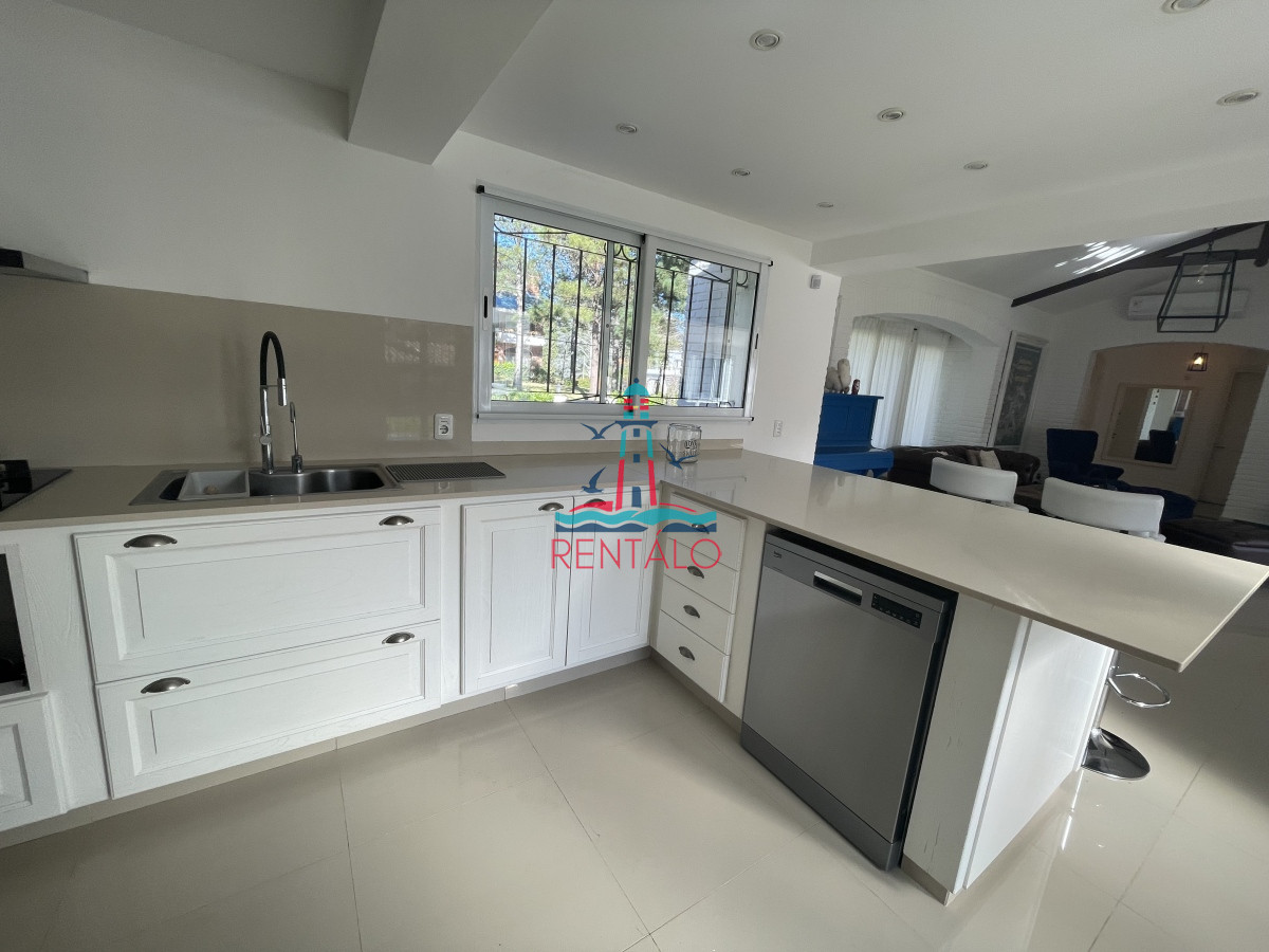 Casa ID.628 - Excepcional casa en alquiler temporal zona  country Punta del Este 