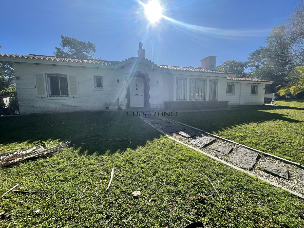 Excepcional casa en alquiler temporal zona  country Punta del Este — foto 39