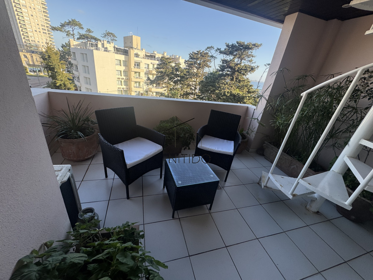 Apartamento ID.169 - Apartamento de 3 dormitorios en playa Mansa . Penthouse con terraza exclusiva