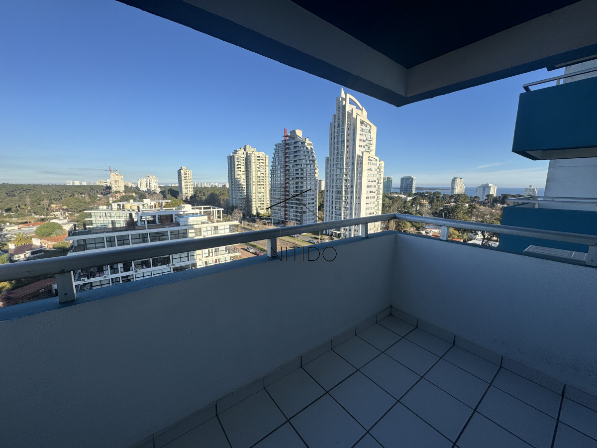 Apartamento ID.168 - Apartamento de 3 dormitorios en venta en Punta del Este, Roosevelt 