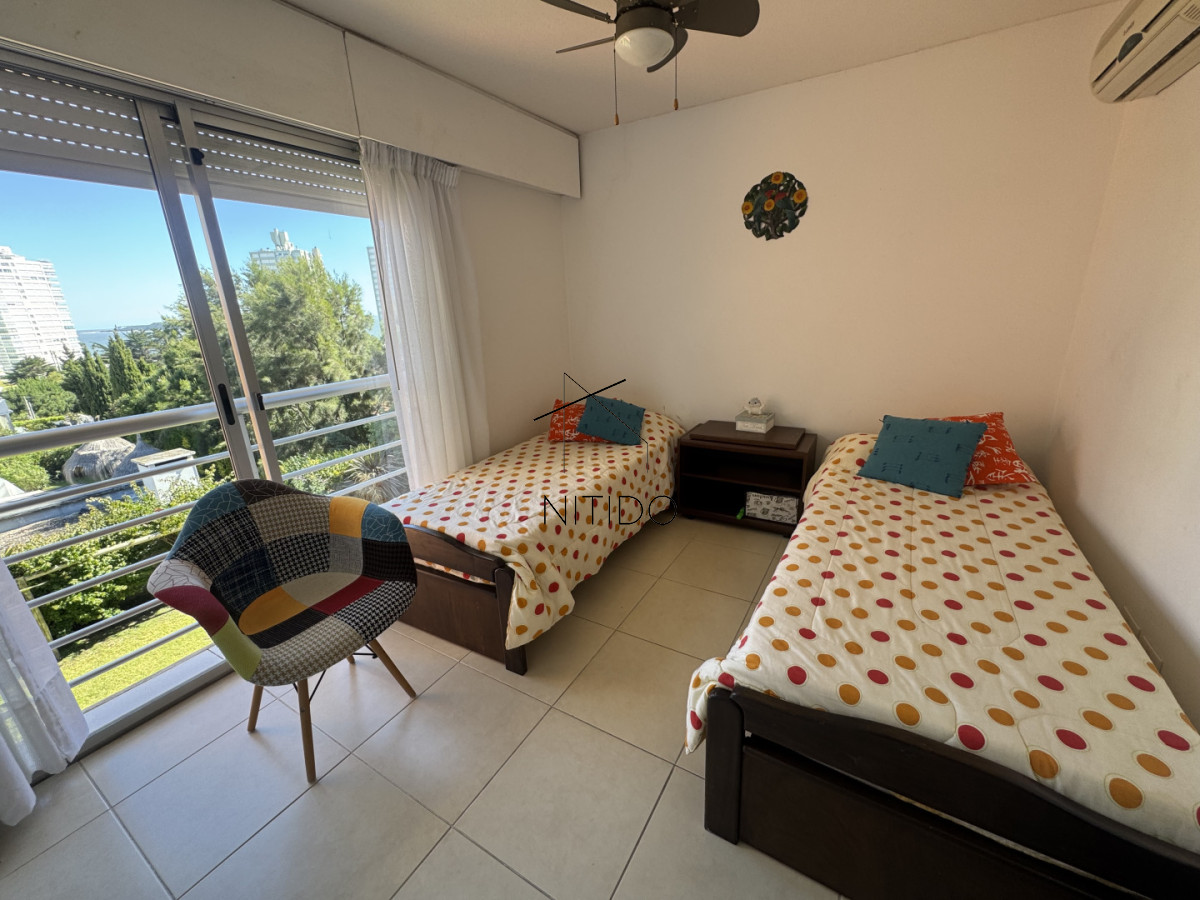Apartamento ID.692 - Apartamento de 3 dormitorios en venta en la zona de Playa Mansa 