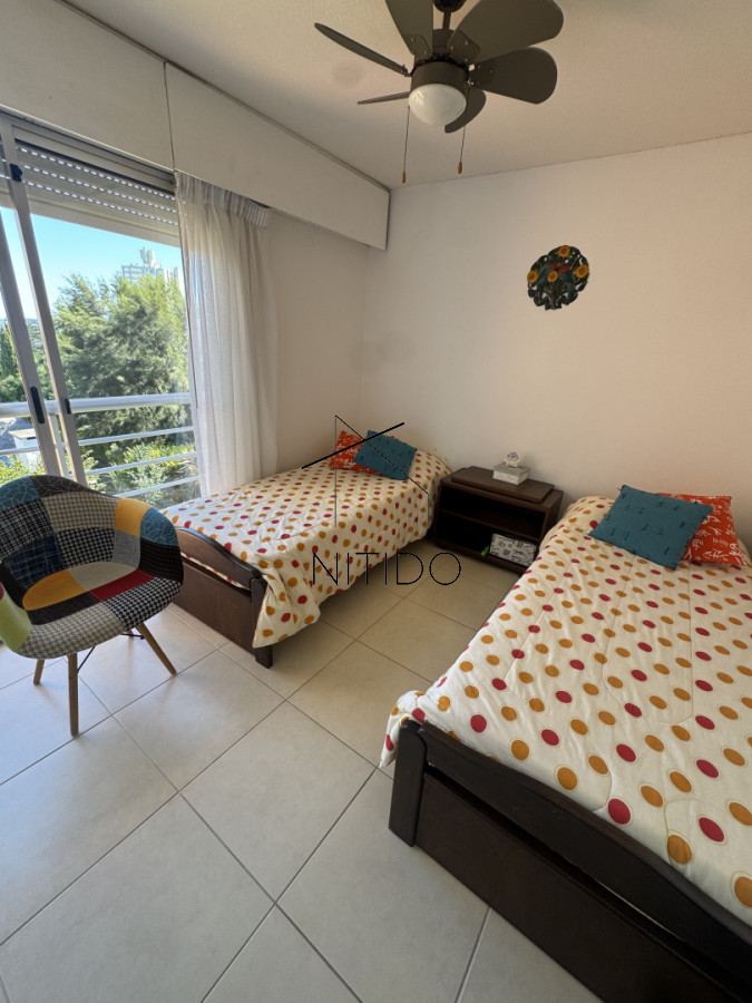 Apartamento ID.692 - Apartamento de 3 dormitorios en venta en la zona de Playa Mansa 