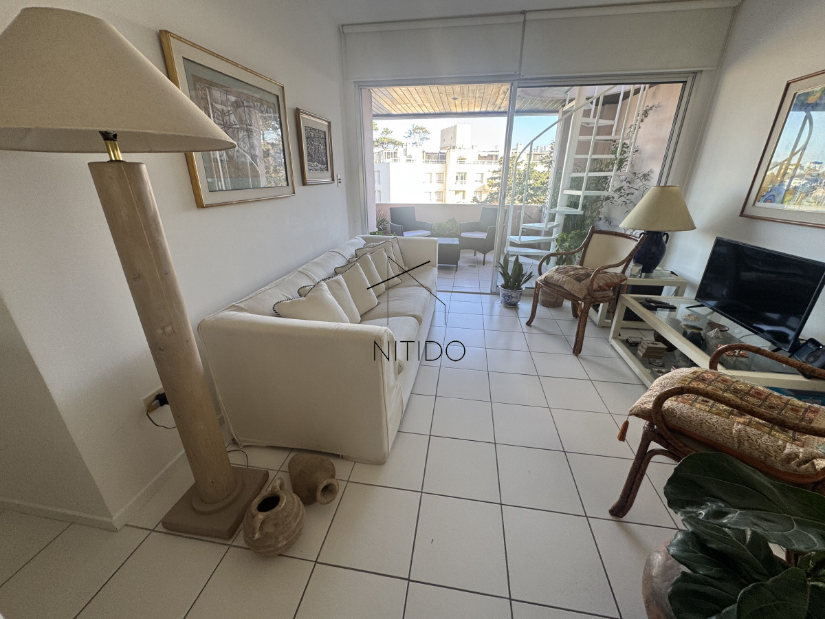 Apartamento ID.169 - Apartamento de 3 dormitorios en playa Mansa . Penthouse con terraza exclusiva